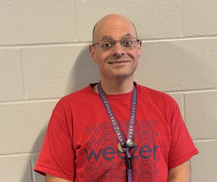 Mr. Sisk loves teaching English. You can find him teaching rhetorical analysis and AP language on the 2nd floor of building 12. 