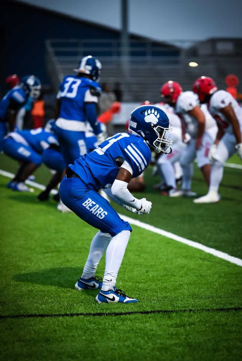 Brian Dixson (10) gets ready for the play.